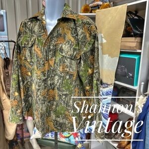 Mothwing sz XL camo button shirt A48